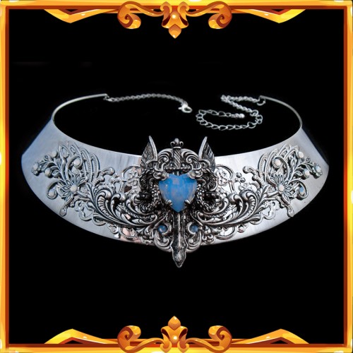 Collier "Valkyrian" Blanc Opale