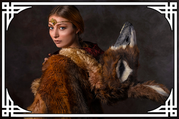 Séance photos avec Alain Naim qui photographie la modèle Alysse comme la Peau d'Âne de Charles Perrault, mise en beauté par Jennifer Groët avec des bijoux A Mon Seul Désir en 2015