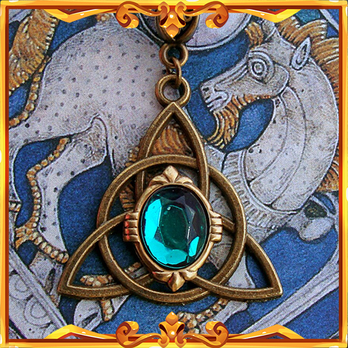 Collier inspiré par la mythologie Celtique Nemetona vert émeraude