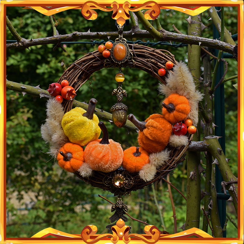 Pumpkins Wreath to celebrate Halloween